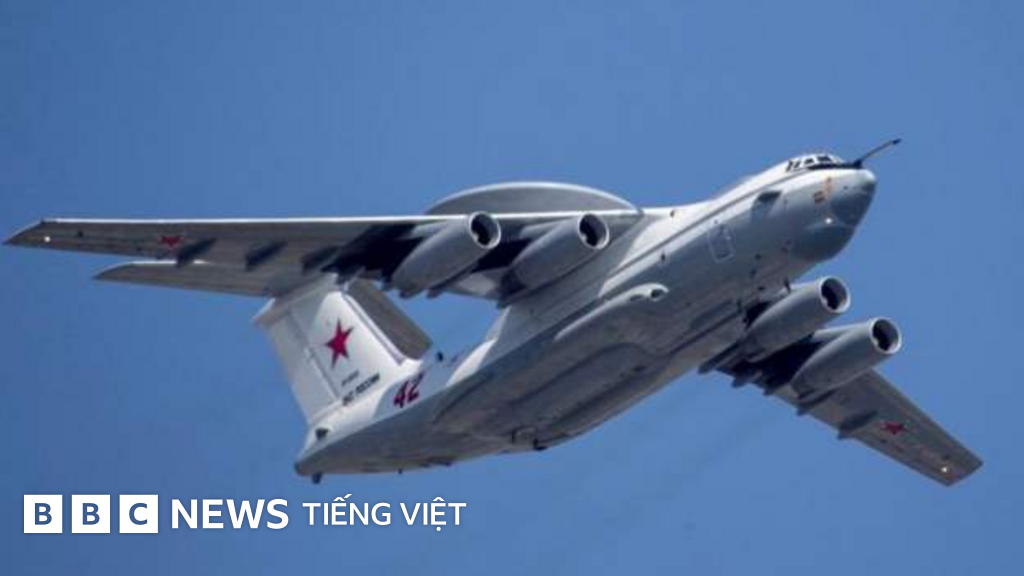 Lộ Diện Máy Bay Ném Bom Tàng Hình Hiện Đại Nhất Của Nga Đạp Đổ Vị Thế Bá Chủ B-2 Spirit Mỹ